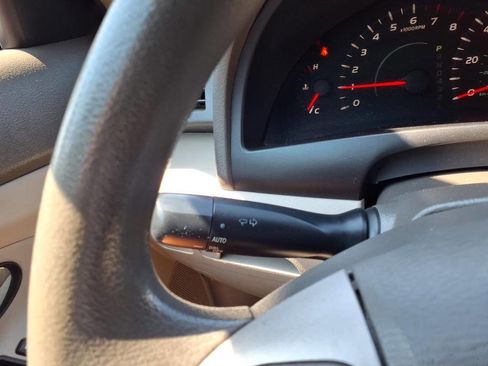 Used 2009 Toyota Camry LE image 17