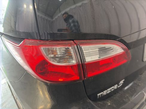 Used 2012 MAZDA MAZDA5 Sport image 12