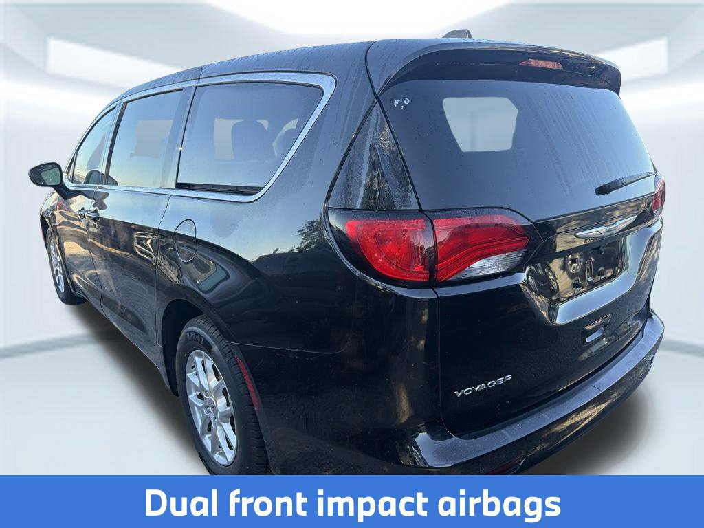 Used 2023 Chrysler Voyager LX FWD image 6