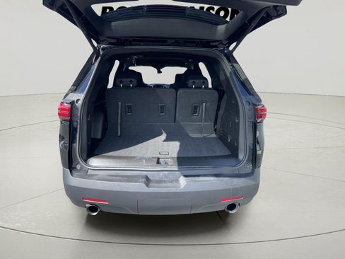 Used 2023 Chevrolet Traverse LT AWD/4WD image 9