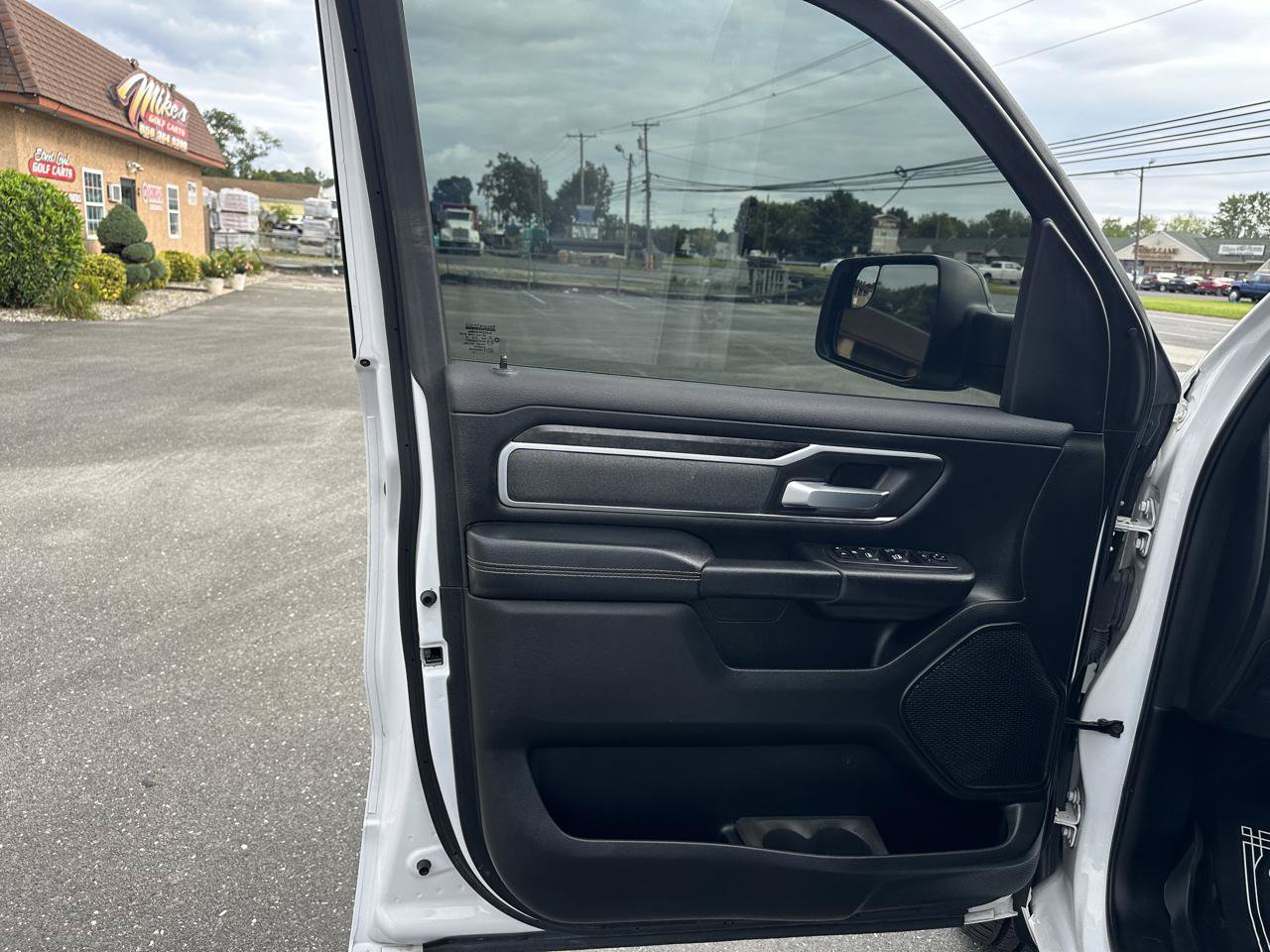 Used 2021 RAM 1500 Big Horn AWD/4WD image 18