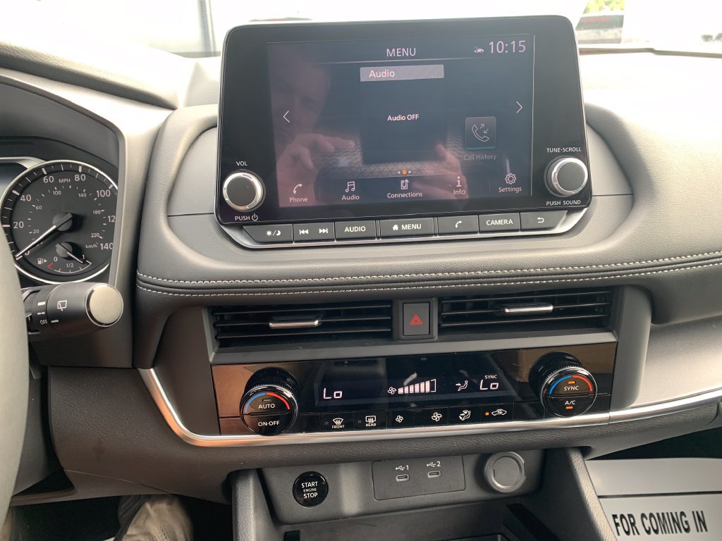 Certified 2025 Nissan Rogue SV FWD image 13