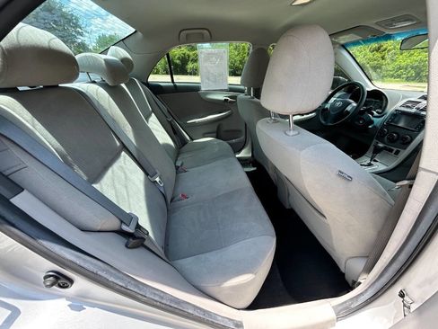 Used 2013 Toyota Corolla LE FWD image 14