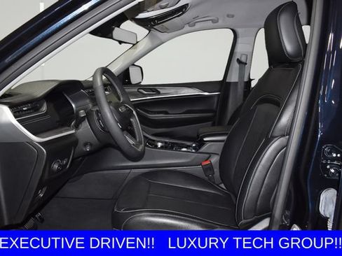 Used 2023 Jeep Grand Cherokee L Limited w/ Luxury Tech Group II AWD/4WD image 9