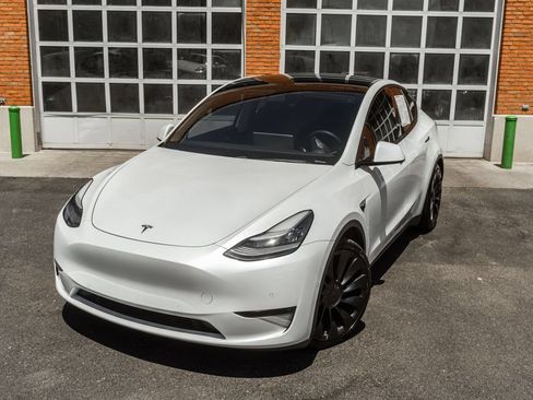 Used 2020 Tesla Model Y Performance AWD/4WD image 2