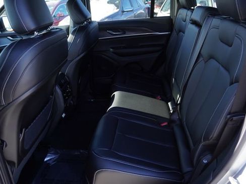 New 2025 Jeep Grand Cherokee Limited w/ Trailer Tow Package image 11