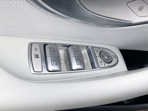 Used 2022 Mercedes-Benz E 350 Sedan w/ AMG Line Exterior image 30