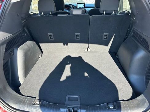 Used 2022 Ford Escape SE w/ Cold Weather Package image 18