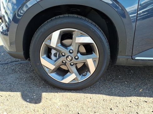 Certified 2025 Hyundai Venue Limited image 9