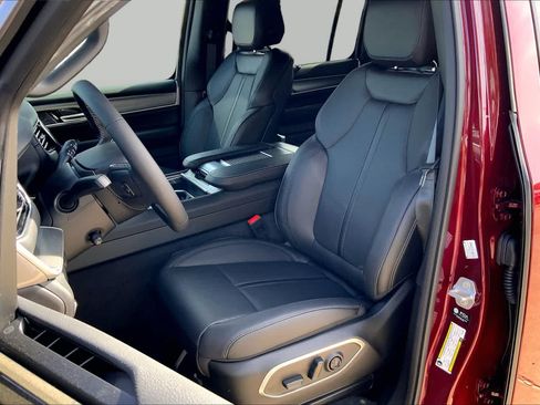 New 2026 Jeep Grand Wagoneer Limited w/ Convenience Group I AWD/4WD image 9