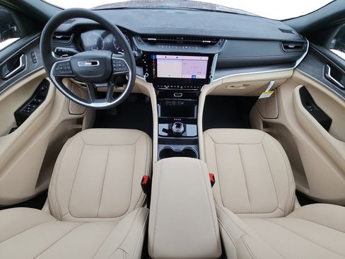 New 2026 Jeep Grand Cherokee L Limited RWD image 13