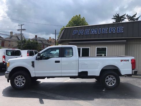 Used 2017 Ford F250 XL w/ Power Equipment Group AWD/4WD image 3