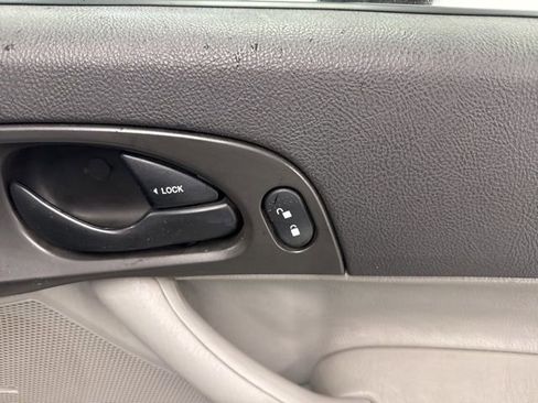 Used 2006 Ford Focus ZX4 Sedan image 22