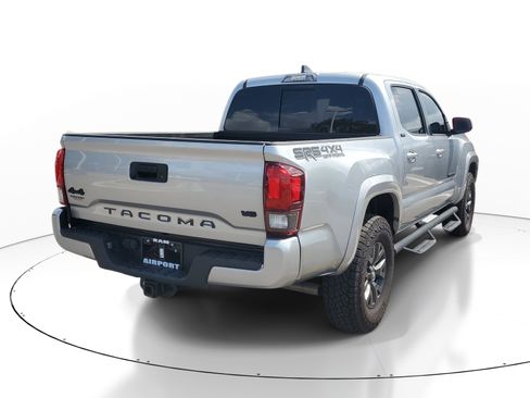 Used 2022 Toyota Tacoma SR5 w/ Technology Package RWD image 6
