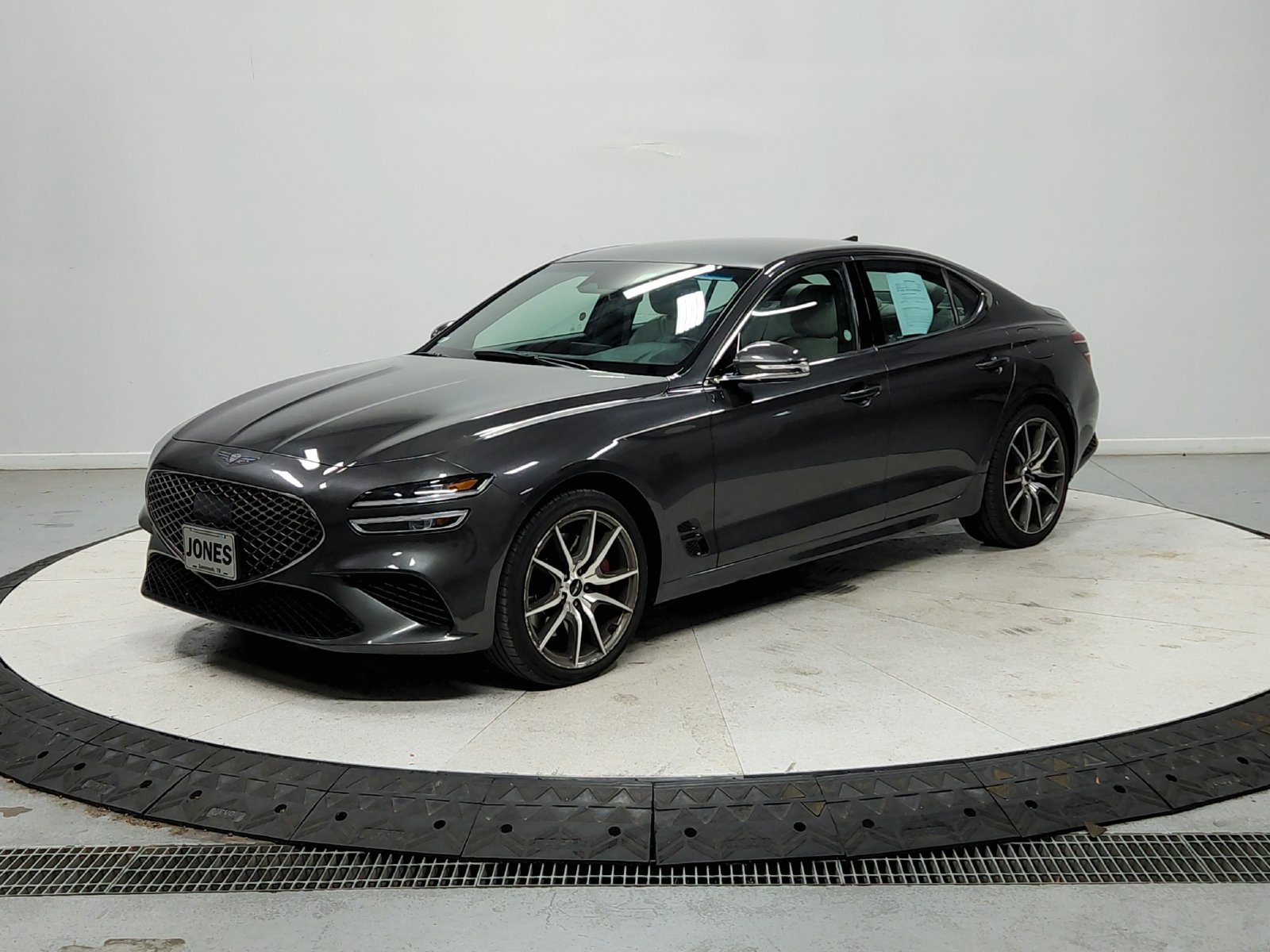 Used 2025 Genesis G70 2.5T RWD image 4