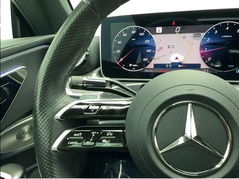 Used 2025 Mercedes-Benz CLE 300 4MATIC Coupe image 37