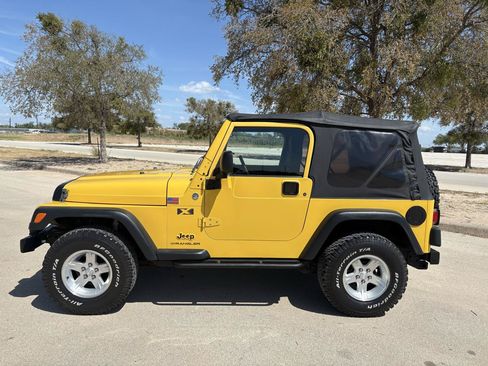 Used 2006 Jeep Wrangler X AWD/4WD image 3