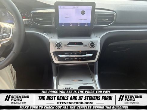 Used 2023 Ford Explorer XLT w/ Equipment Group 202A AWD/4WD image 26
