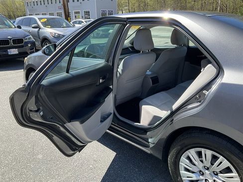 Used 2012 Toyota Camry LE FWD image 11