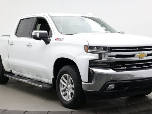 Used 2022 Chevrolet Silverado 1500 LTZ w/ LTZ Convenience Package II AWD/4WD image 3