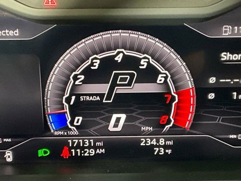 Used 2020 Lamborghini Urus Base image 17