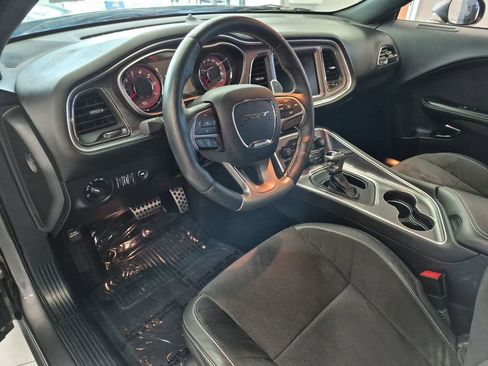 Used 2017 Dodge Challenger SRT Hellcat RWD image 9