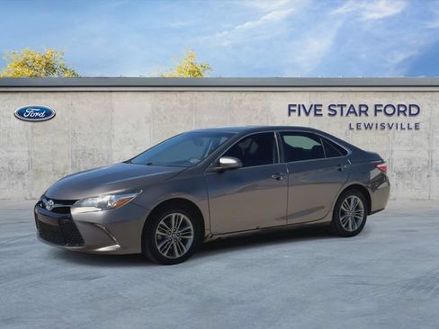 Used 2017 Toyota Camry SE FWD image 4