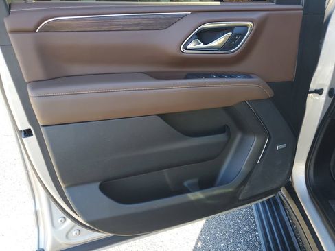 Used 2023 Chevrolet Tahoe High Country w/ LPO, Illumination Package image 8