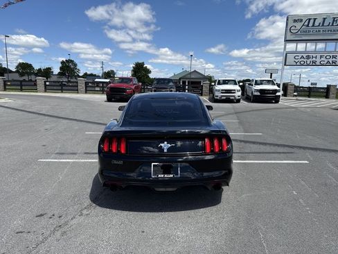 Used 2017 Ford Mustang Coupe RWD image 18
