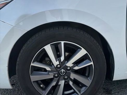 Used 2020 Nissan Versa SV w/ Electronics Package image 5