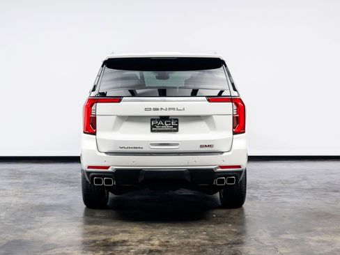 Used 2025 GMC Yukon Denali w/ Denali Reserve Package image 18