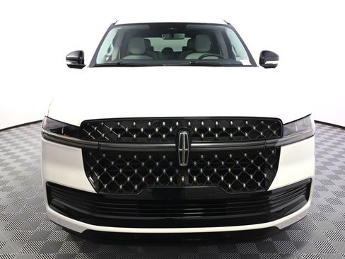 New 2026 Lincoln Navigator Black Label AWD/4WD image 10