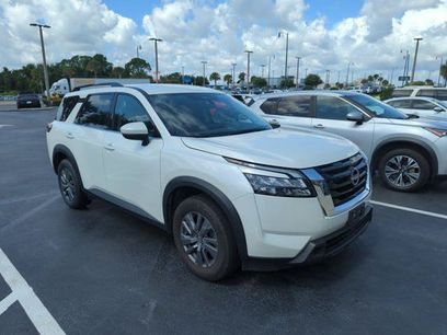 Certified 2024 Nissan Pathfinder SV