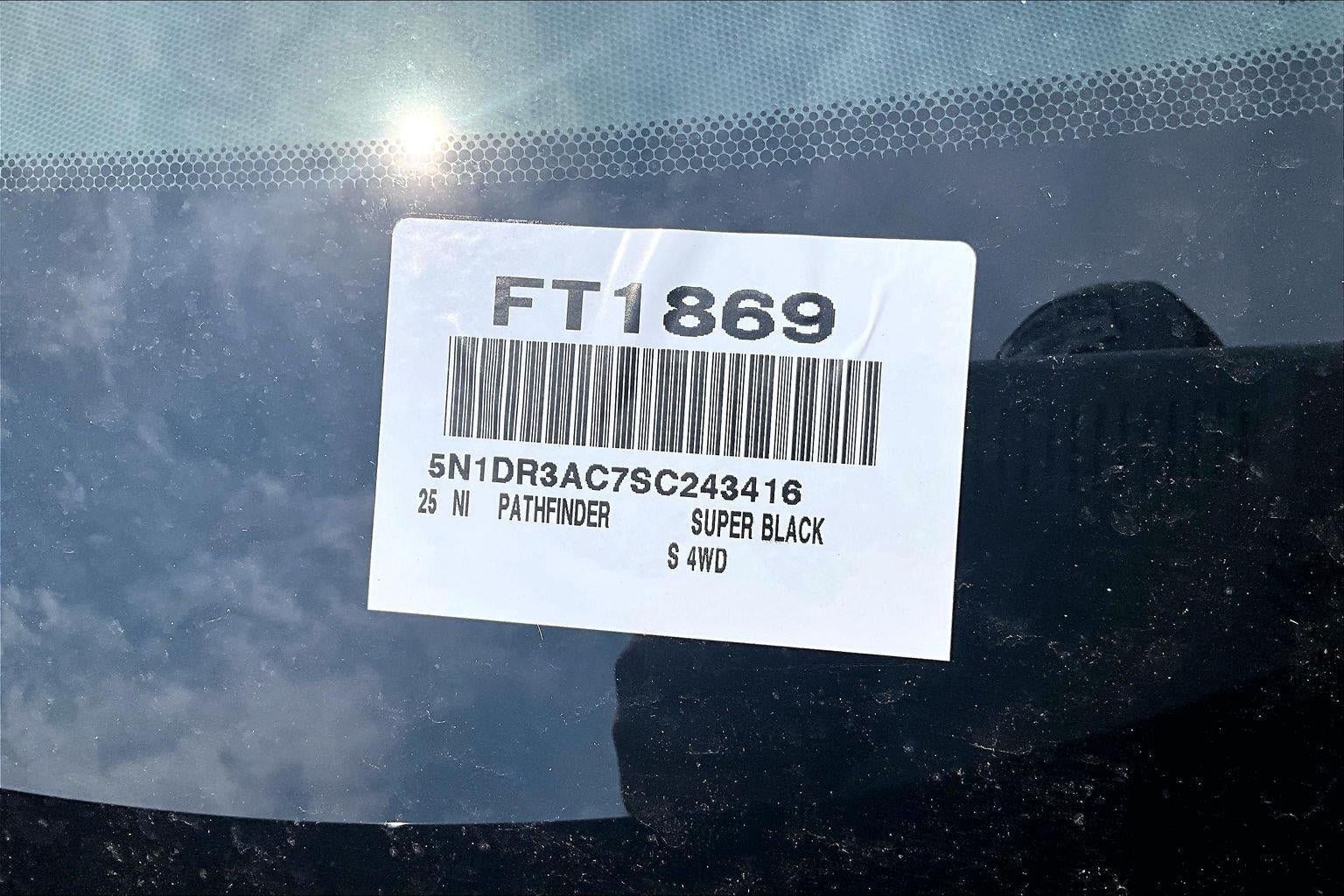 Used 2025 Nissan Pathfinder S AWD/4WD image 34