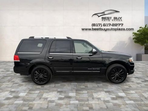 Used 2015 Lincoln Navigator 4WD image 7