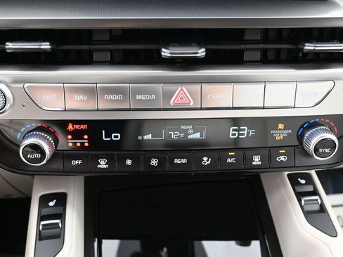 Used 2024 Kia Telluride S w/ S Sunroof Package FWD image 14