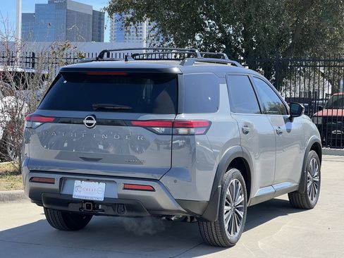 New 2026 Nissan Pathfinder Platinum FWD image 4