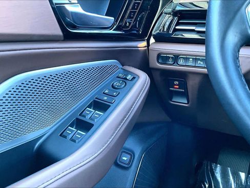 Used 2024 Acura MDX SH-AWD w/ Technology Package image 32