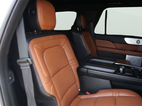 Used 2020 Lincoln Navigator Reserve w/ Luxury Package AWD/4WD image 17