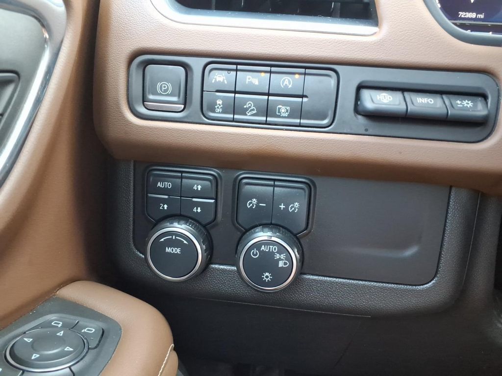 Used 2023 Chevrolet Tahoe High Country AWD/4WD image 28