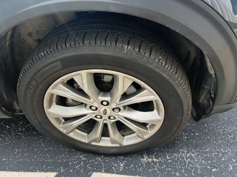 Used 2024 Ford Explorer XLT w/ Equipment Group 202A AWD/4WD image 5