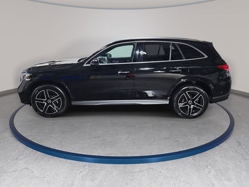 Used 2026 Mercedes-Benz GLC 300 image 9