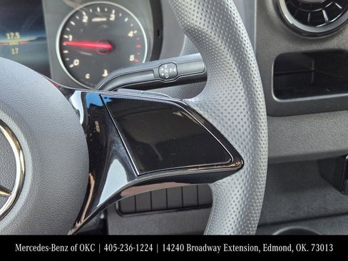 Used 2025 Mercedes-Benz Sprinter 2500 image 29