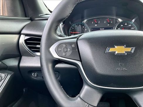 Used 2023 Chevrolet Traverse LT AWD/4WD image 24