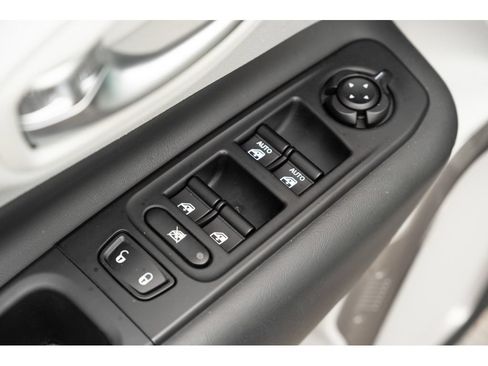 Used 2022 Jeep Renegade Limited w/ Sun, Sound & Wheels Group AWD/4WD image 14