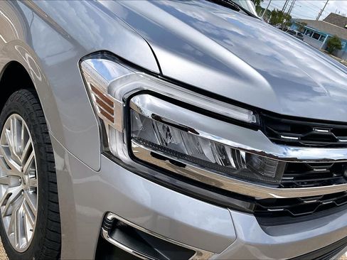 Used 2024 Ford Expedition Limited image 31