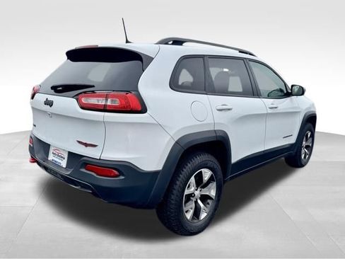 Used 2017 Jeep Cherokee Trailhawk w/ Cold Weather Group image 7