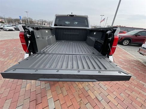 Used 2025 Toyota Tacoma TRD Off-Road image 35