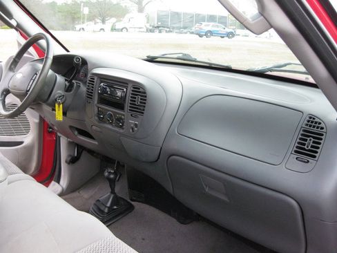 Used 2003 Ford F150 XLT image 23