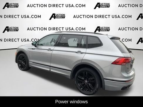 Used 2022 Volkswagen Tiguan SE R-Line FWD image 5
